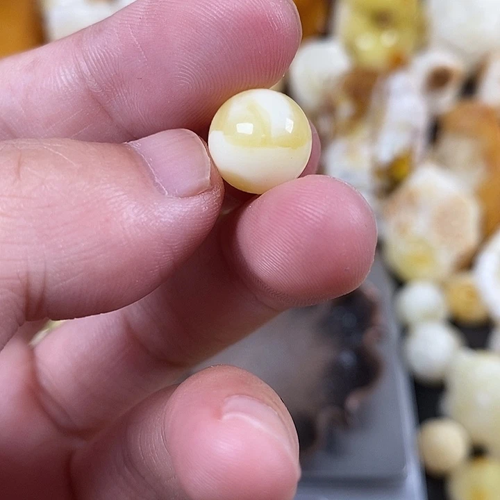 未镶嵌琥珀裸石我
