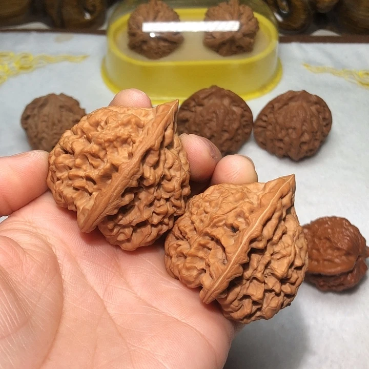 文玩核桃46尺官帽