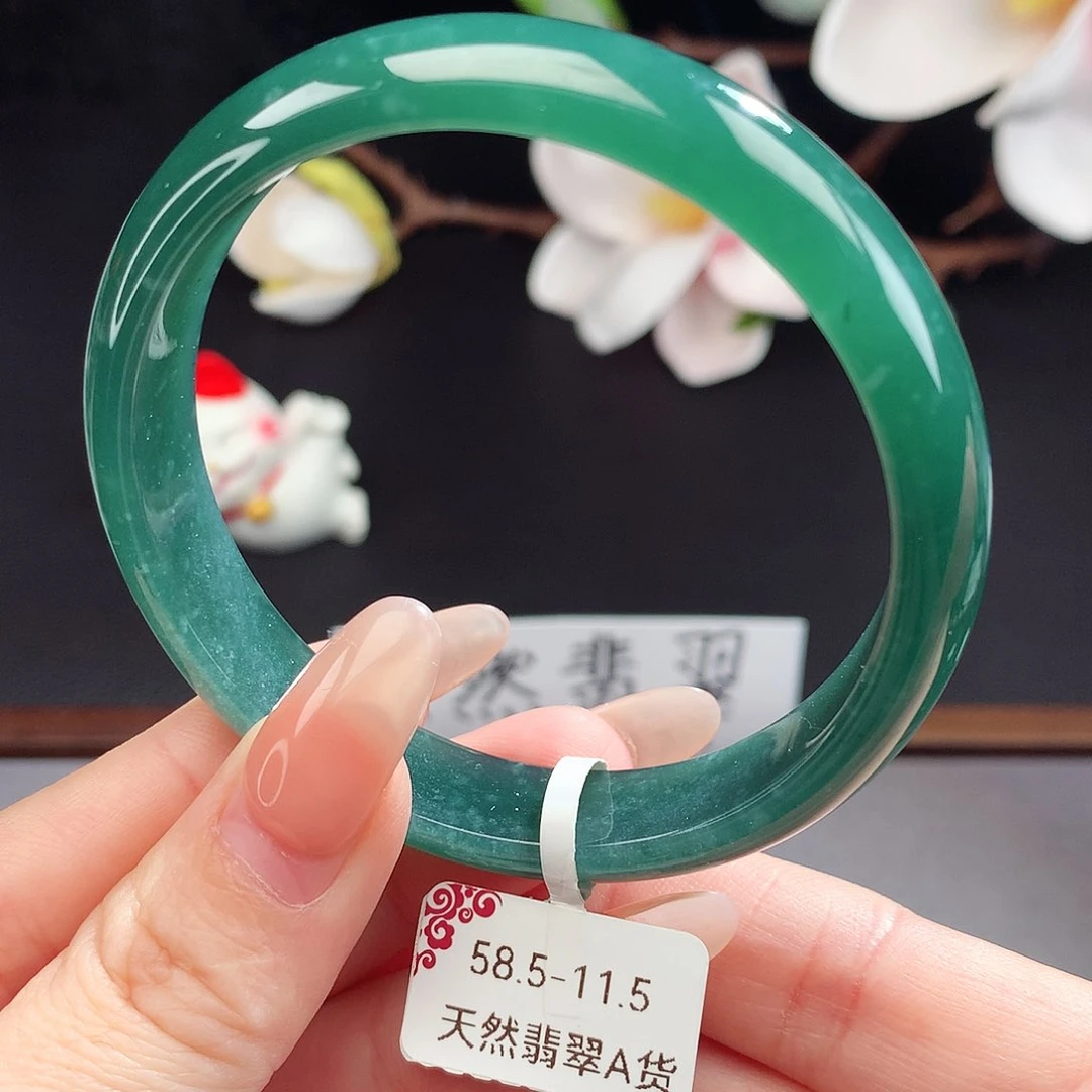 翡翠手镯（圆镯）未镶嵌