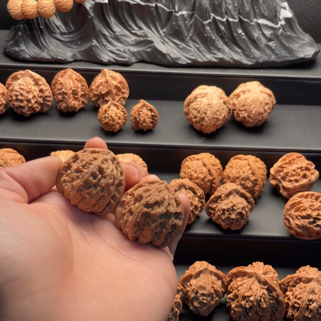 费***蒙吊坠文玩核桃三角白