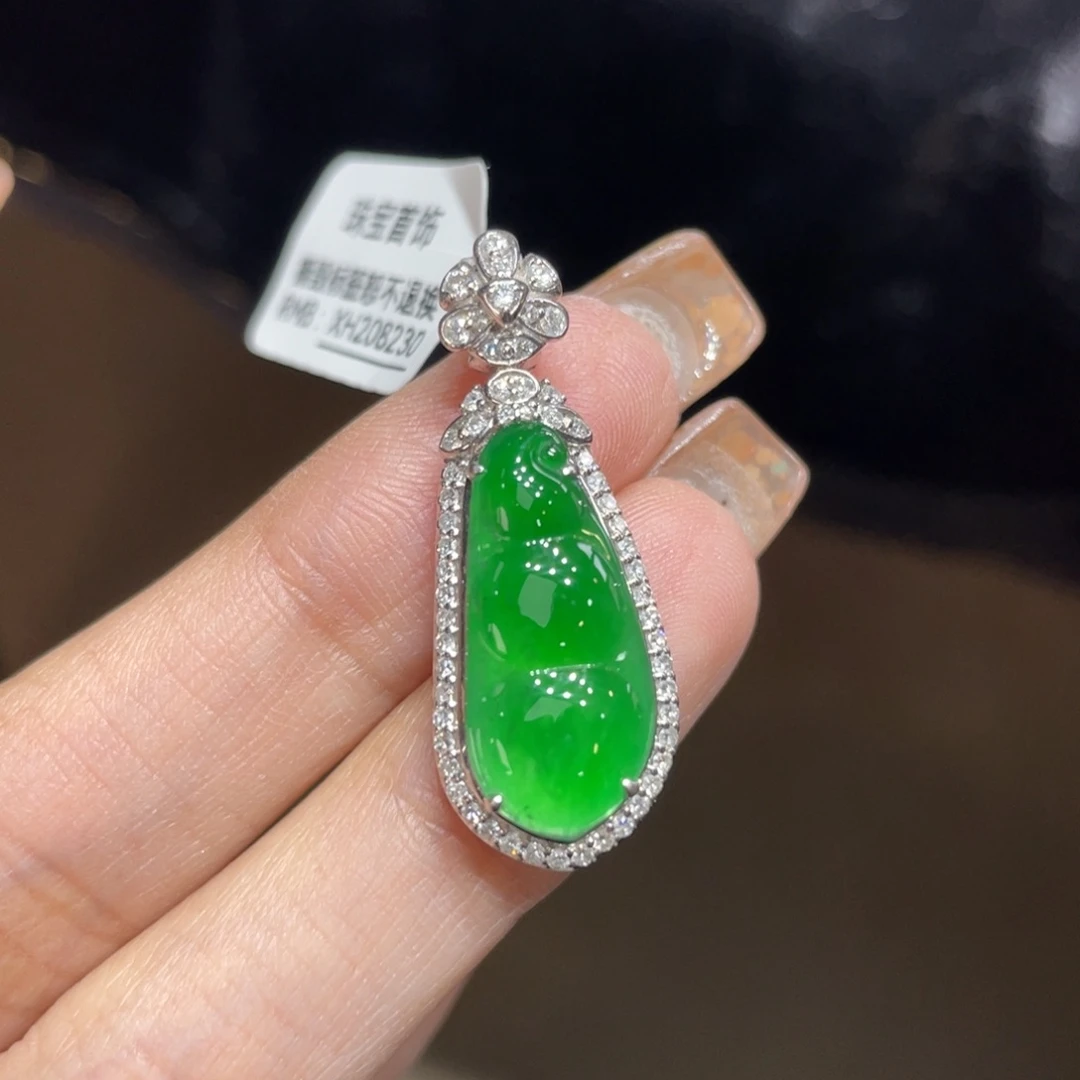 翡翠颈饰18K金镶嵌天然缅甸翡翠