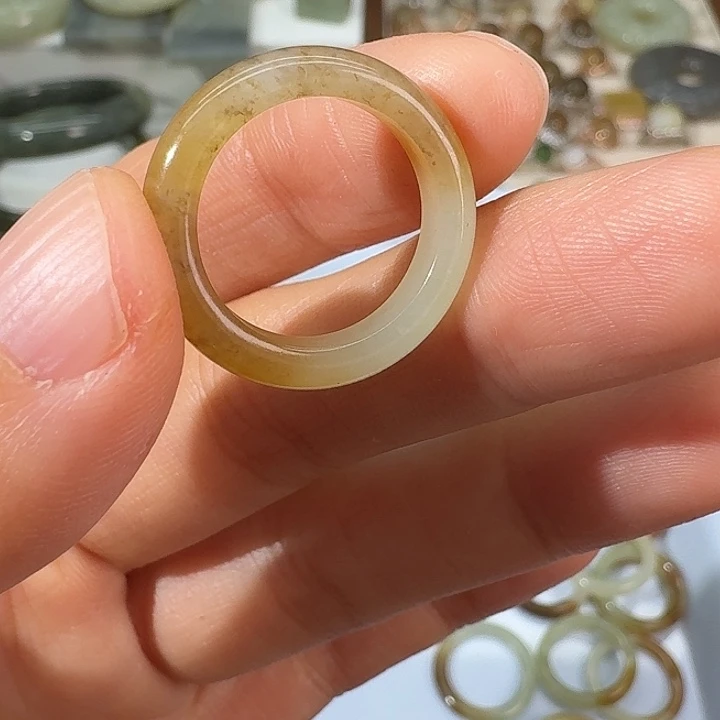 和田玉（糖玉）未镶嵌戒指16.4内径76