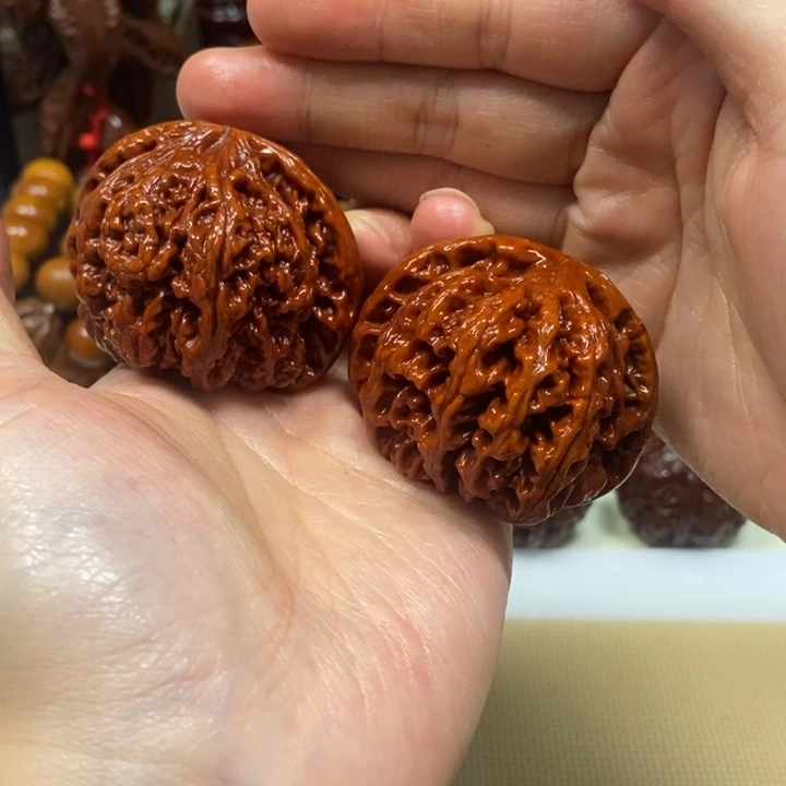 文玩核桃吊坠粗筋