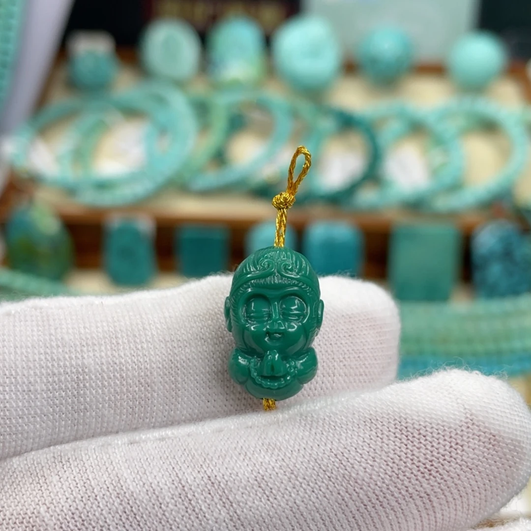 绿松石未镶嵌挂件