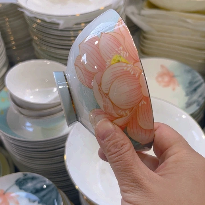 瓷片荷花碗六个4.7寸