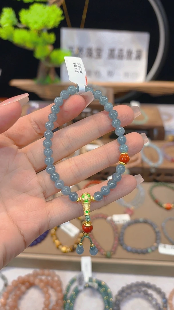 单圈蓝水翡翠搭红玛瑙吊坠款手串B369