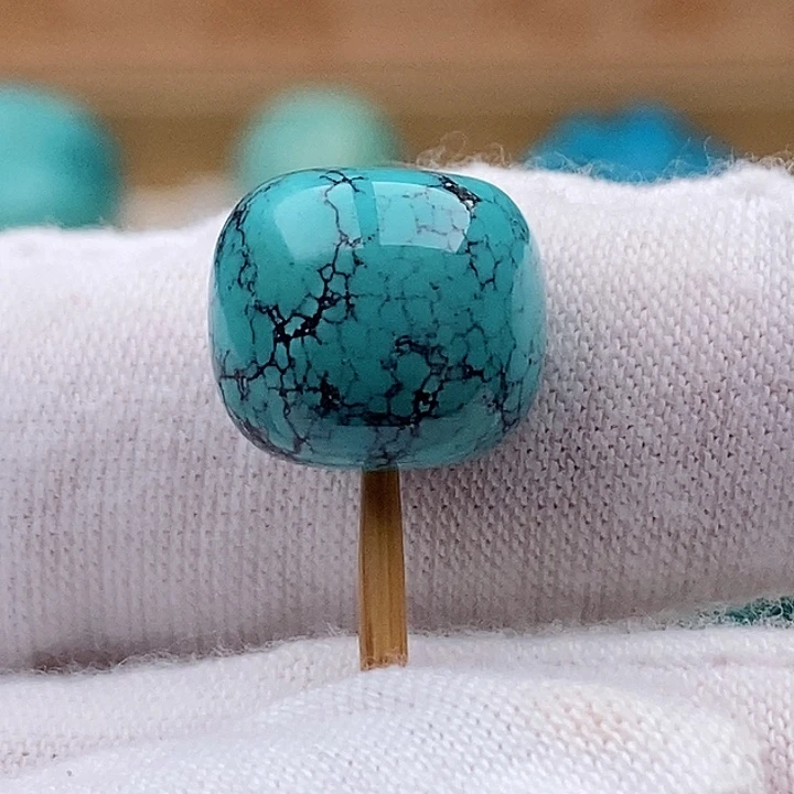 绿松石未镶嵌珠宝奇石12