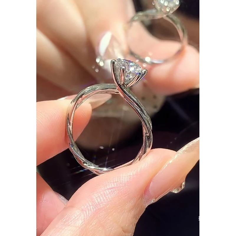 025藤蔓光臂麻花戒指