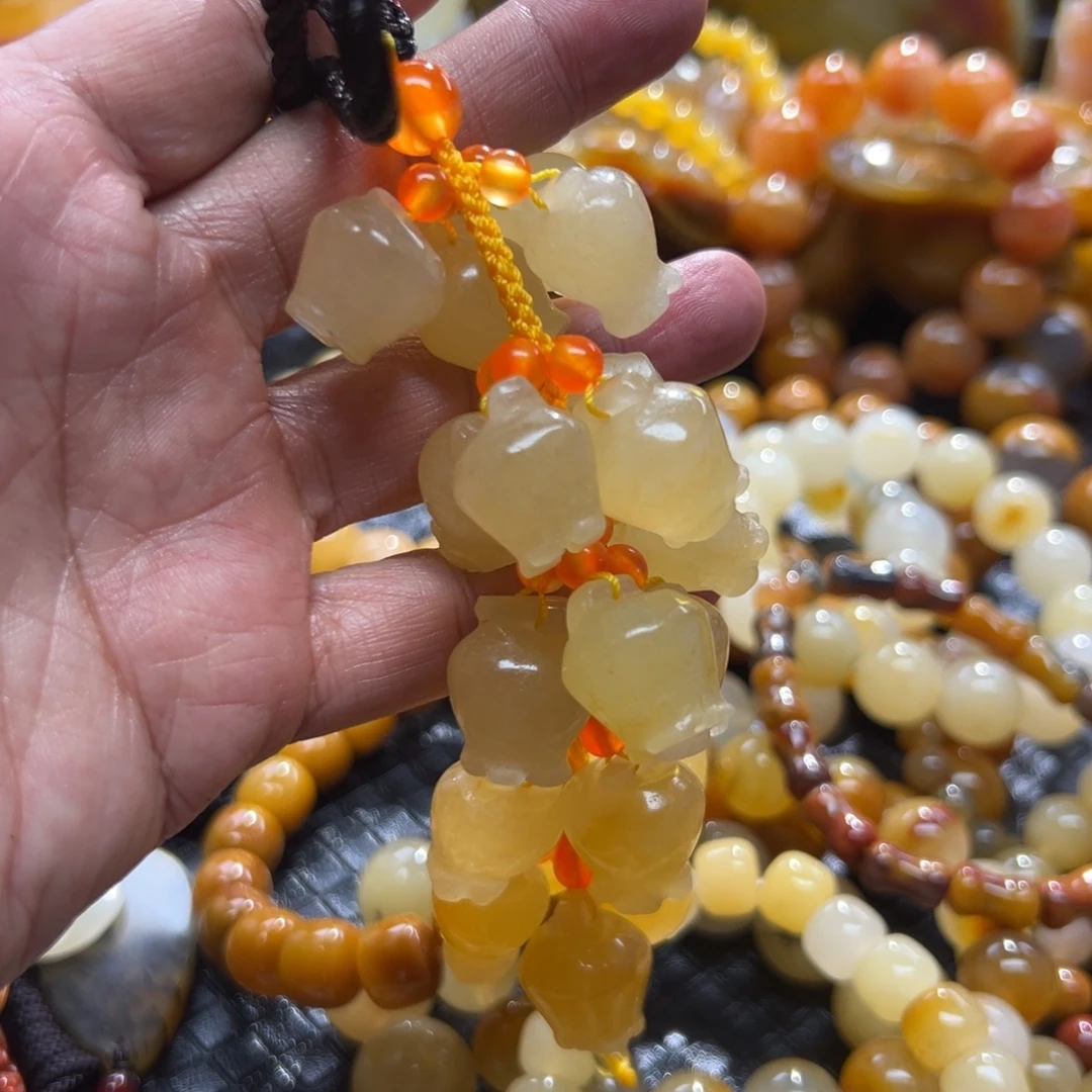 石英质玉未镶嵌颈饰