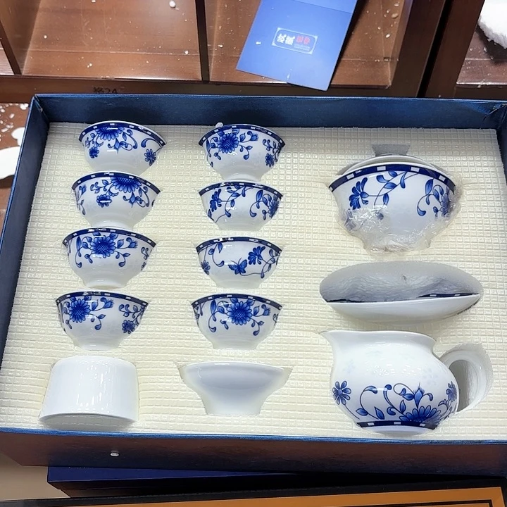 孤品茶具套装等。