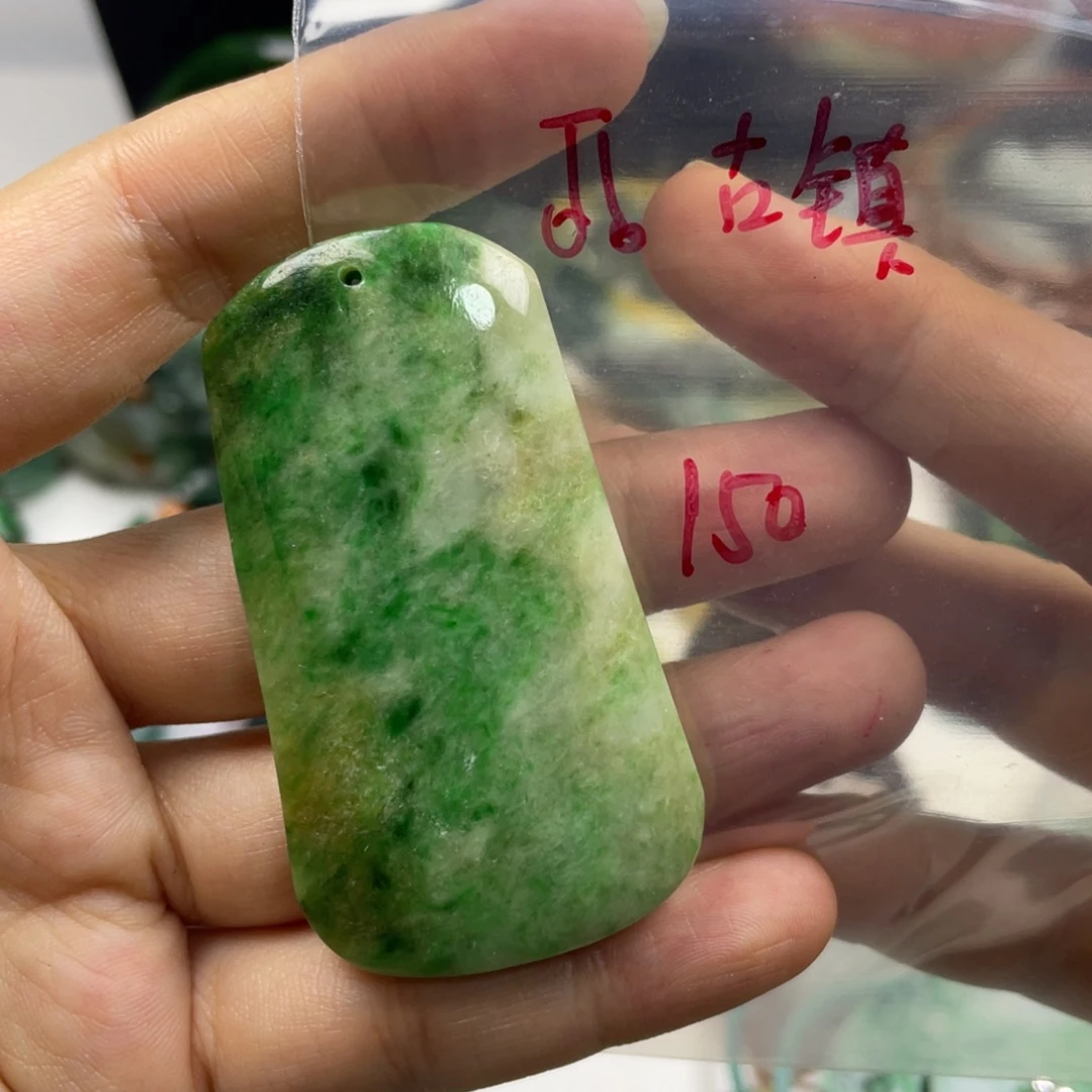 ****姐颈饰未镶嵌翡翠牌子