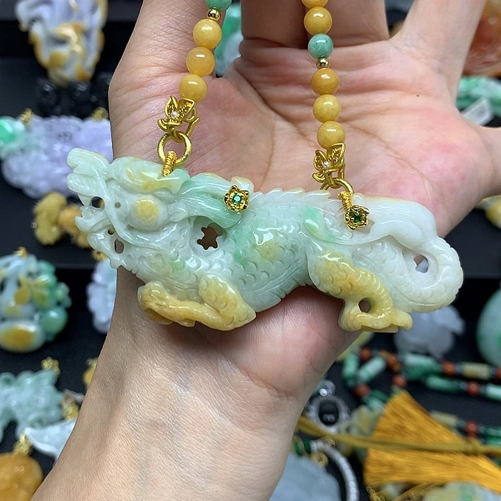 翡翠未镶嵌颈饰翡翠