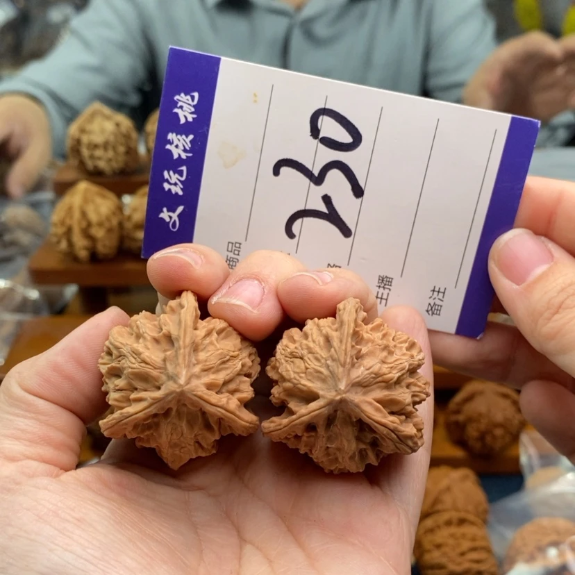 【闪购商品】文玩核桃吊坠36正奔