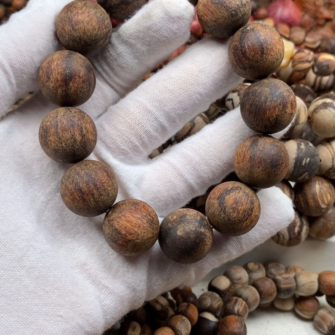 贡木融*艺手串莺歌绿1.8