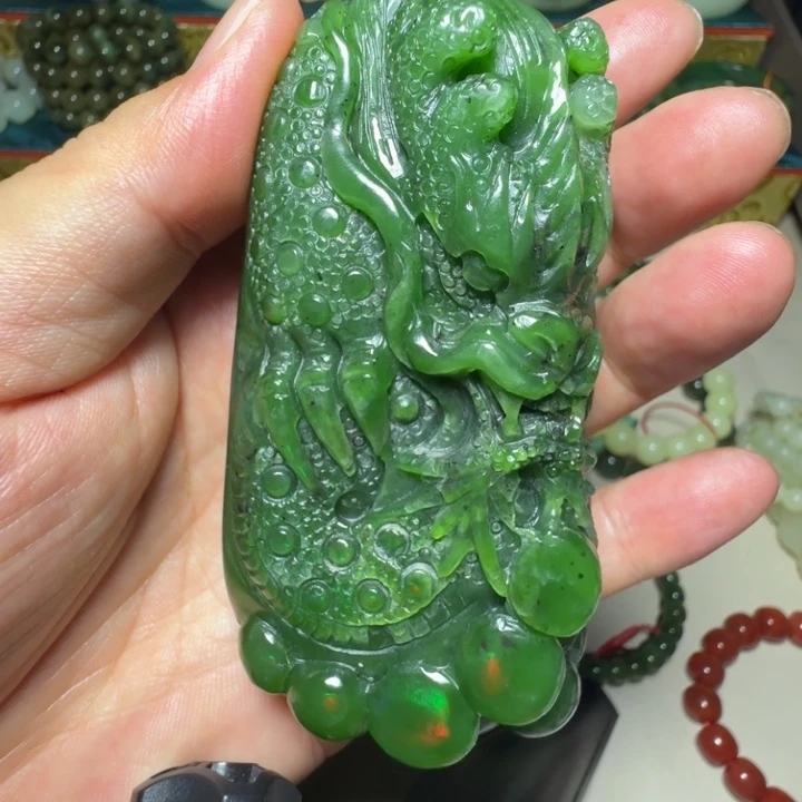 未镶嵌和田玉（碧玉）把件
