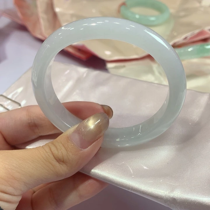 翡翠未镶嵌颈饰55圈口