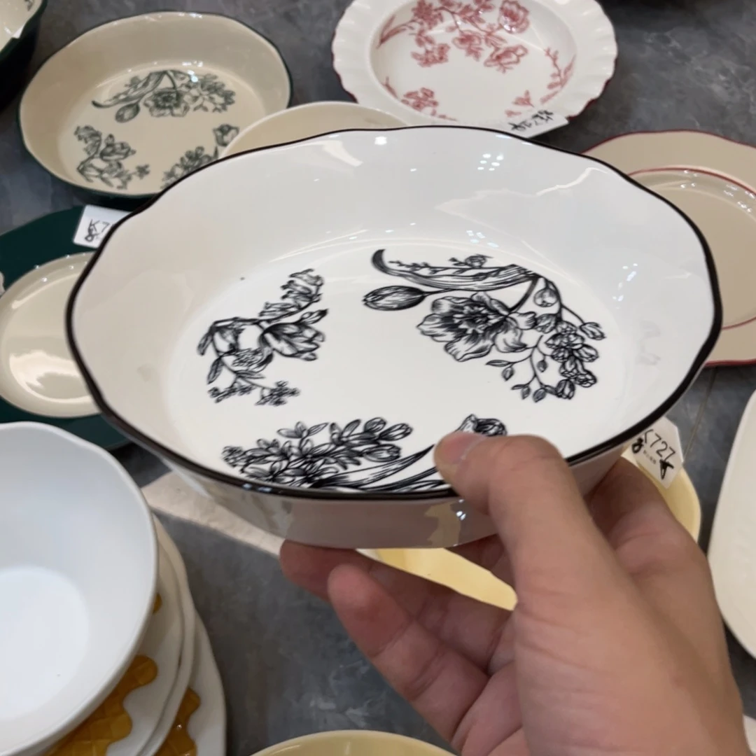 陶瓷微瑕餐具介意勿拍，满18飞！