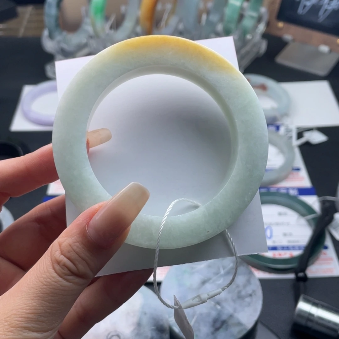 定制翡翠未镶嵌翡翠手镯基地质检发货