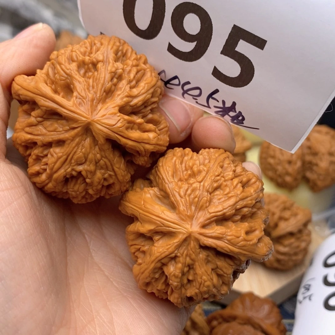 文玩核桃吊坠095号44.5粗筋