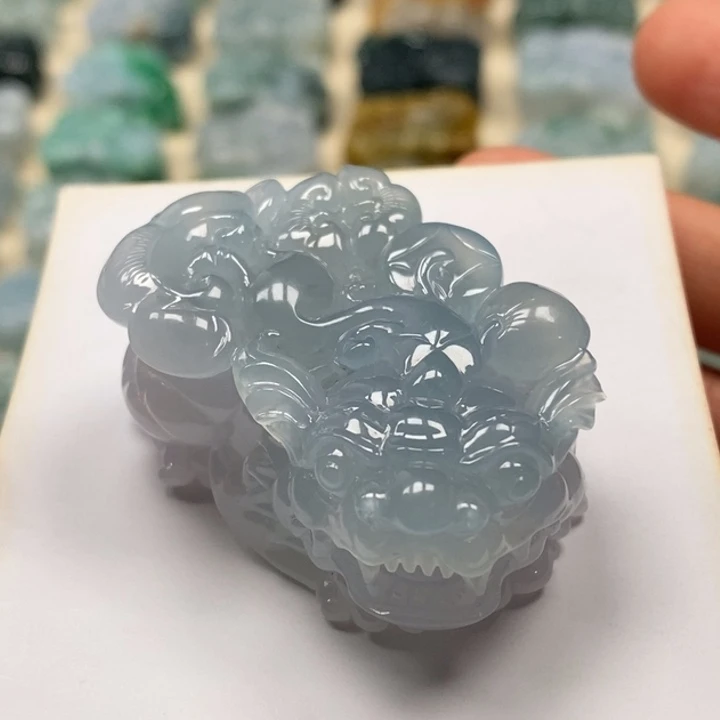 翡翠颈饰未镶嵌天然翡翠貔貅吊