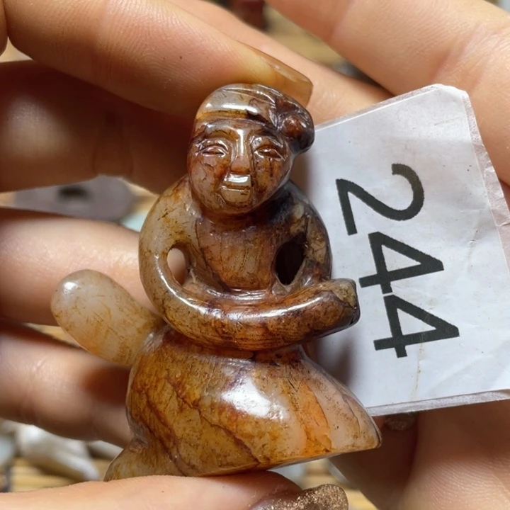 和田玉未镶嵌颈饰