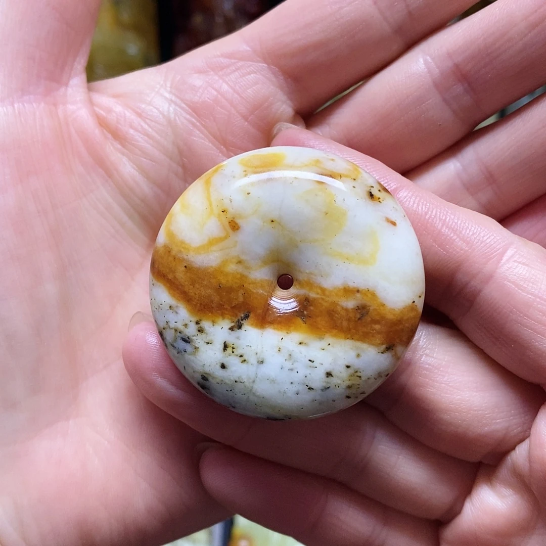 岫玉未镶嵌吊坠(赠链)