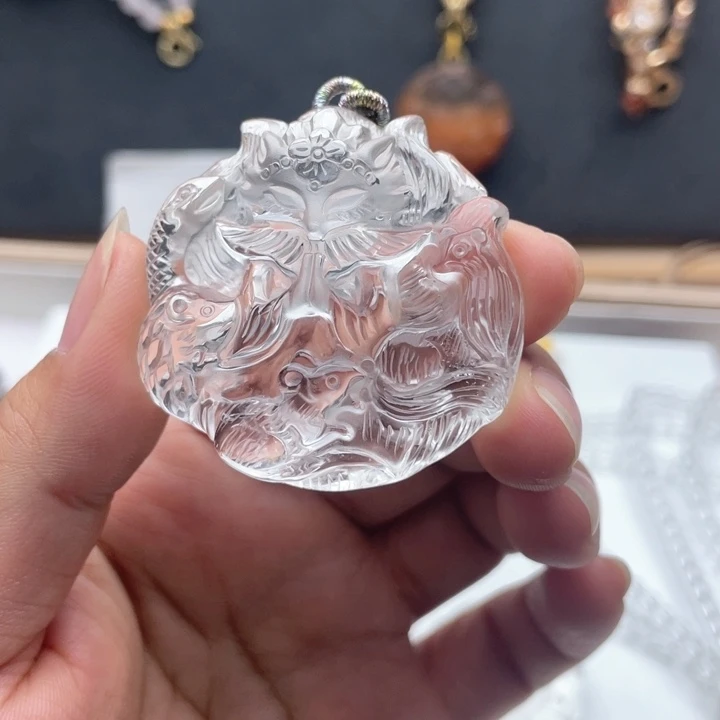 张***·未镶嵌颈饰水晶
