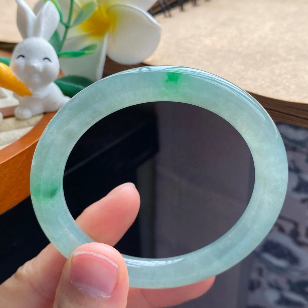 4.5批2691号手镯53.9-8.5飘阳绿圆条！几分俏皮与鲜活！