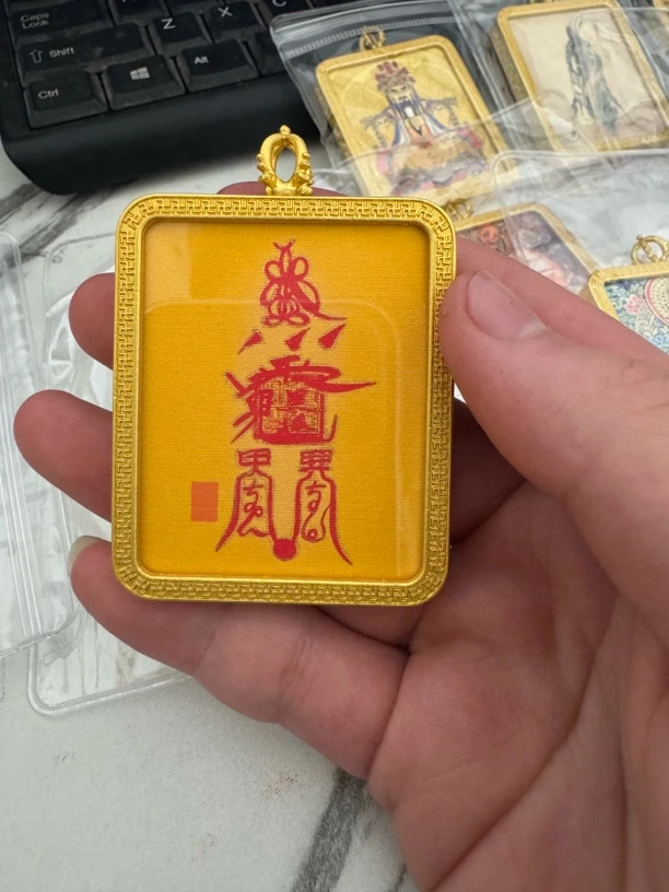 合金钢，唐卡佩戴挂件手工绘画以祝福。