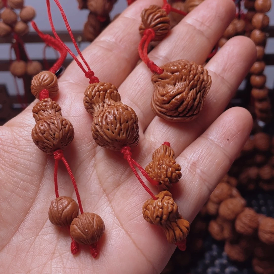 木质类龙纹桃枭挂件