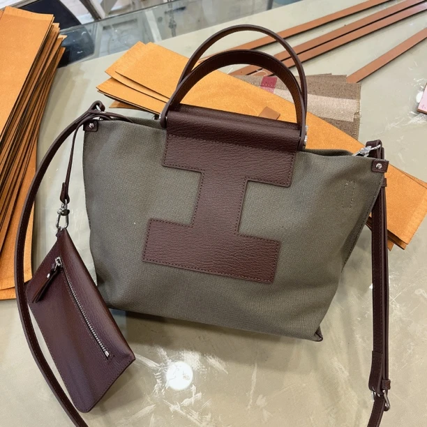 H马丁布军斜挎手拎包小号  复古绿➕平纹棕