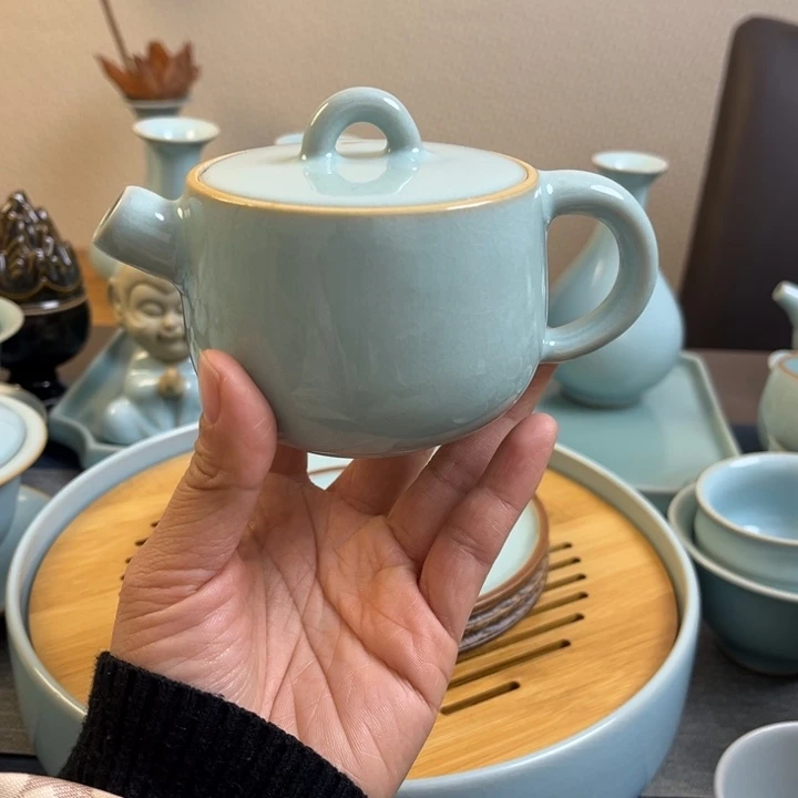 吃***。茶宠天青汉瓦壶维微瑕的作品中