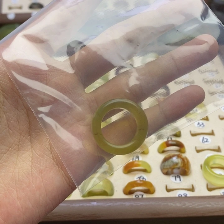 佳***～未镶嵌蛇纹石玉手镯