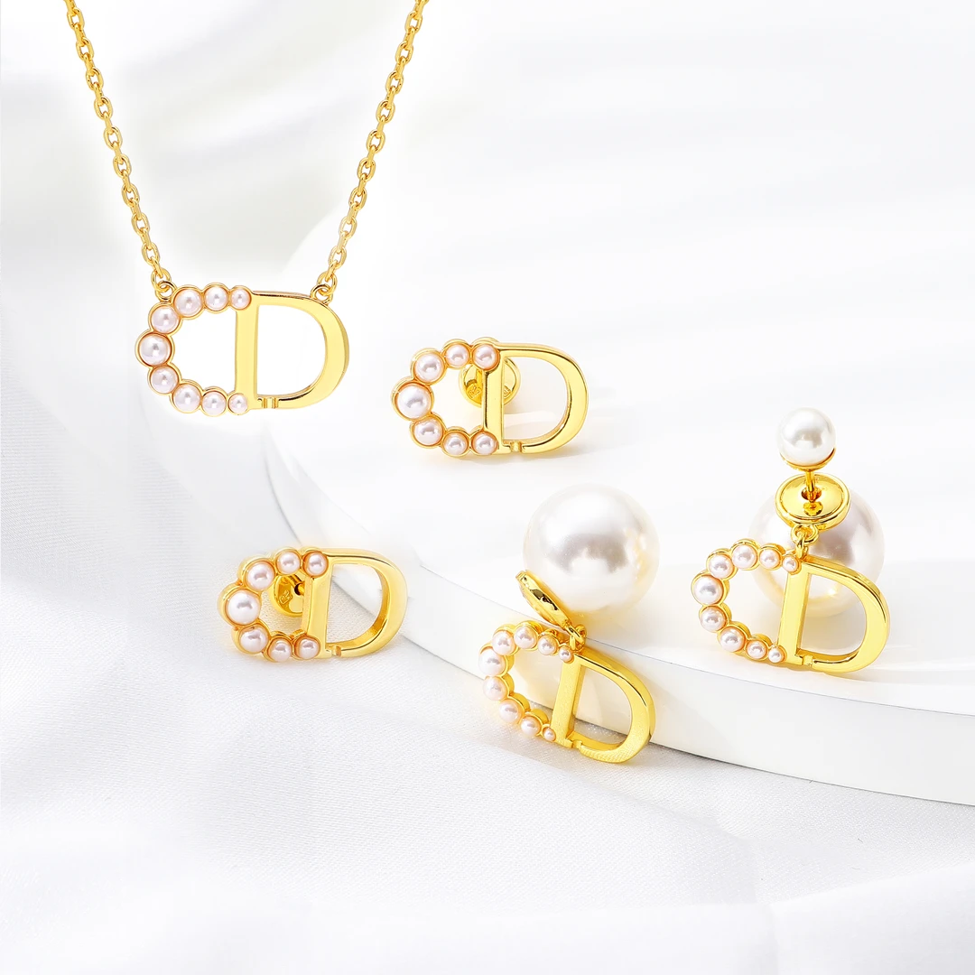 Tender Jinger 铜合金仿珍珠耳饰 新款双拼字母系列项链耳饰轻奢