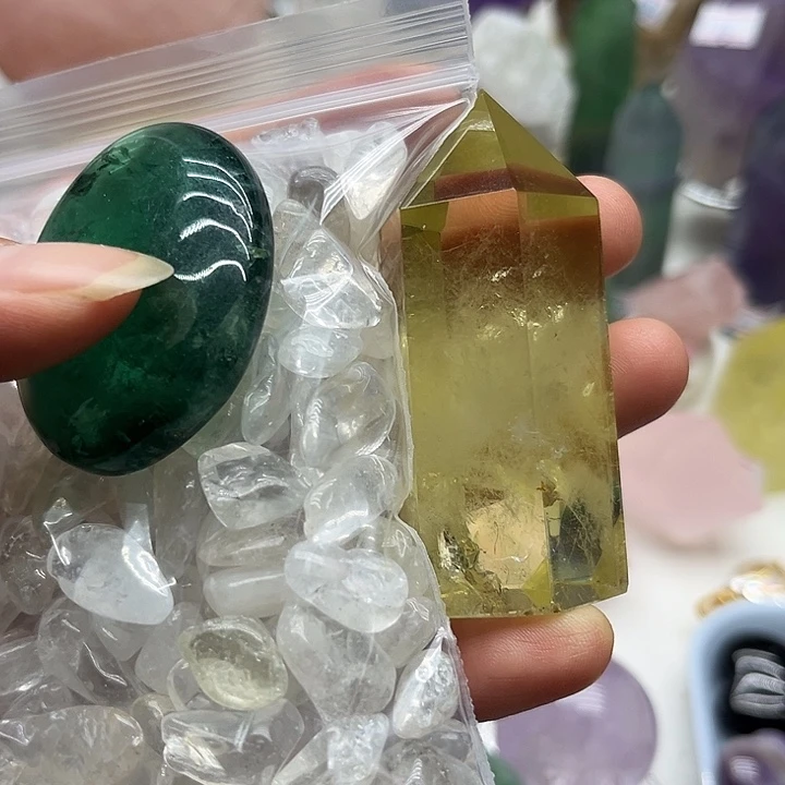 嘘***水晶珠宝半成品未镶嵌331克3个