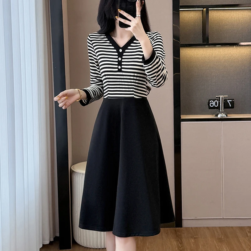 条纹时尚洋气修身显瘦假两件套大码女装胖mm胖妹妹长袖连衣裙春秋