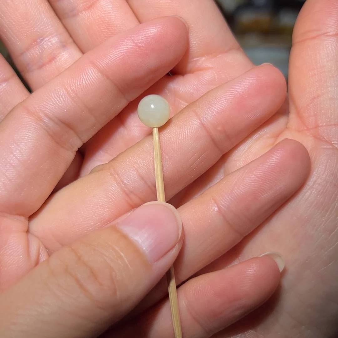 和田玉未镶嵌颈饰近*者