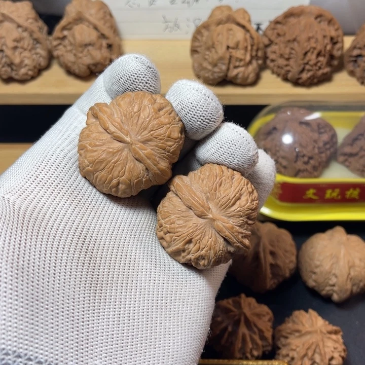 文玩核桃把件老树文玩核桃磨盘元宝