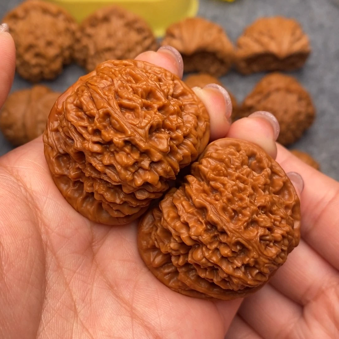 文玩核桃把件毕业红皮满肉南疆43