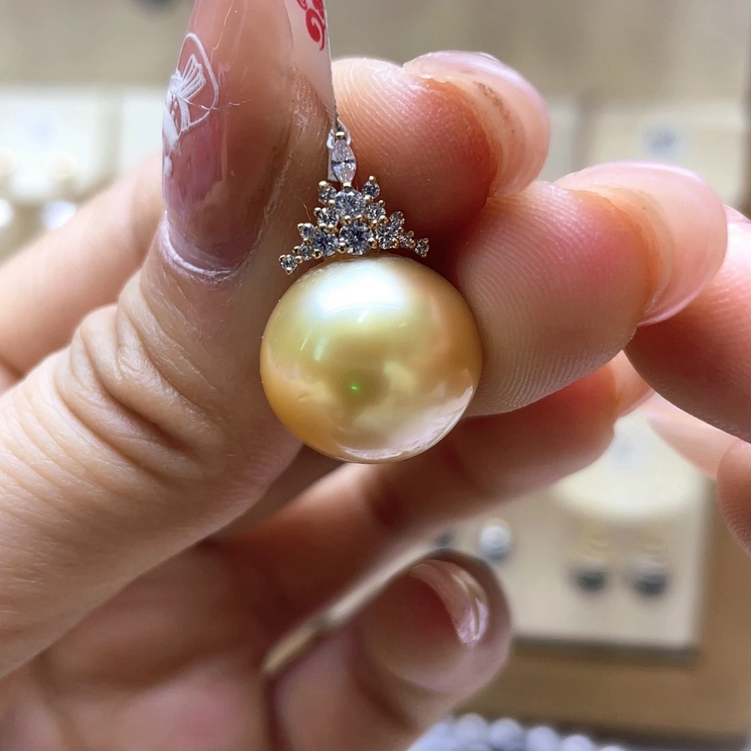 海水珍珠颈饰18K金镶嵌