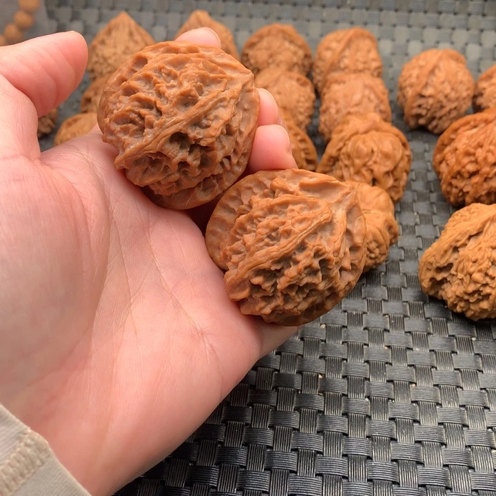 喜*乐42苹果园狮子头文玩核桃