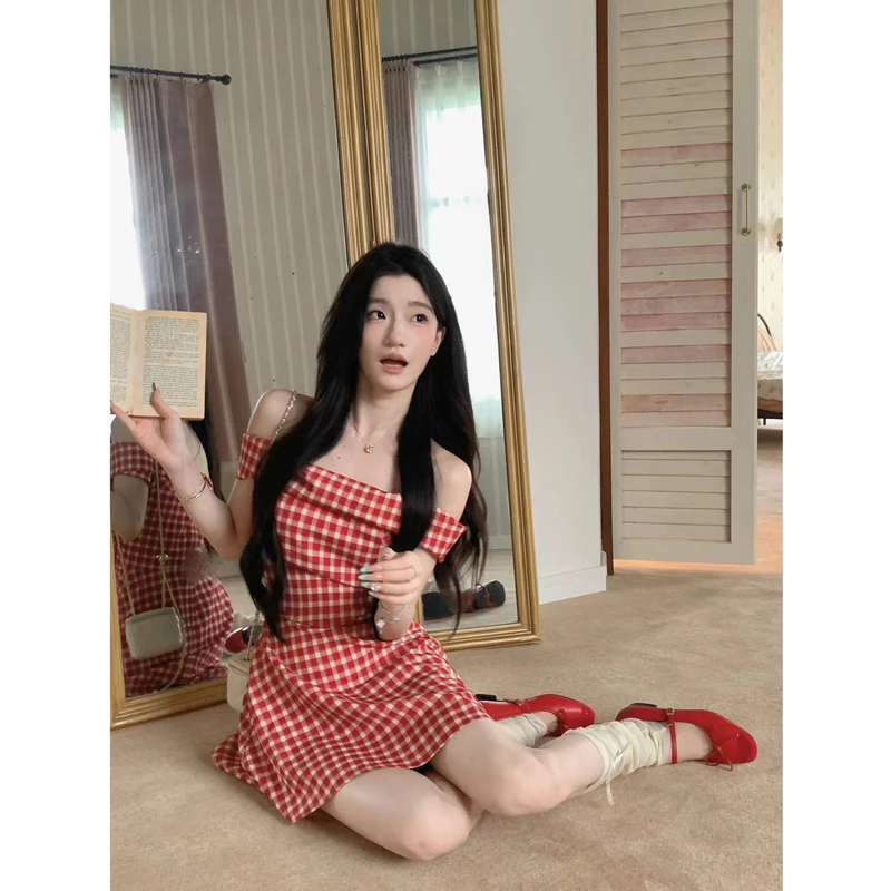 YIYIWANG 红白舞会 红格收腰一字肩上衣百搭显瘦纯欲复古连衣裙女