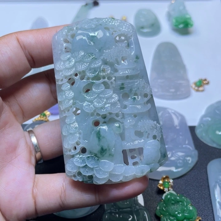 翡翠未镶嵌颈饰翡翠