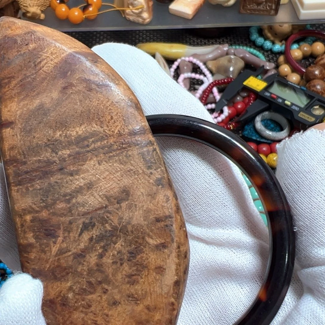 非洲檀香无事牌手把件