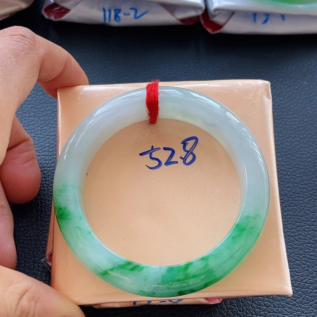 翡翠手镯未镶嵌11飘花半山11