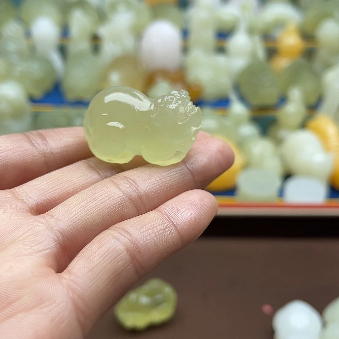 萍***北玉天然桌面小摆件