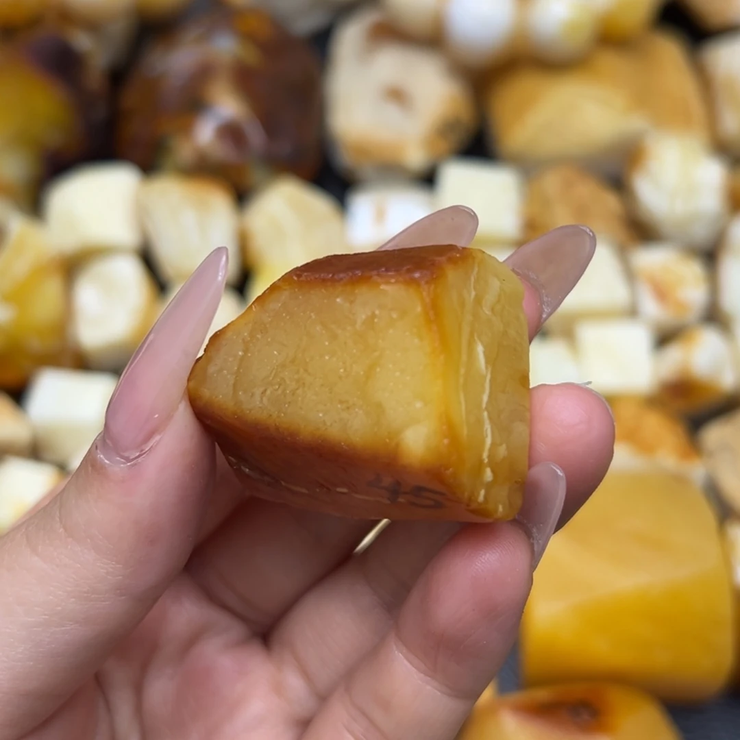 定制琥珀未镶嵌渔**镇蜜蜡