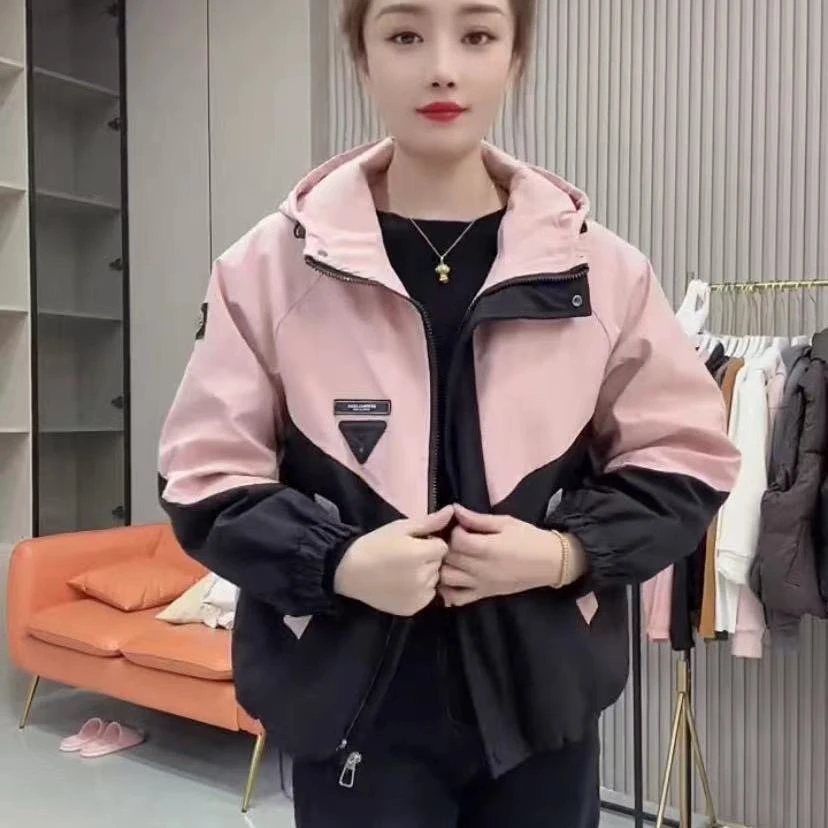 2025早春新款个性连帽短外套宽松上衣女潮外套冲锋衣面料休闲夹克