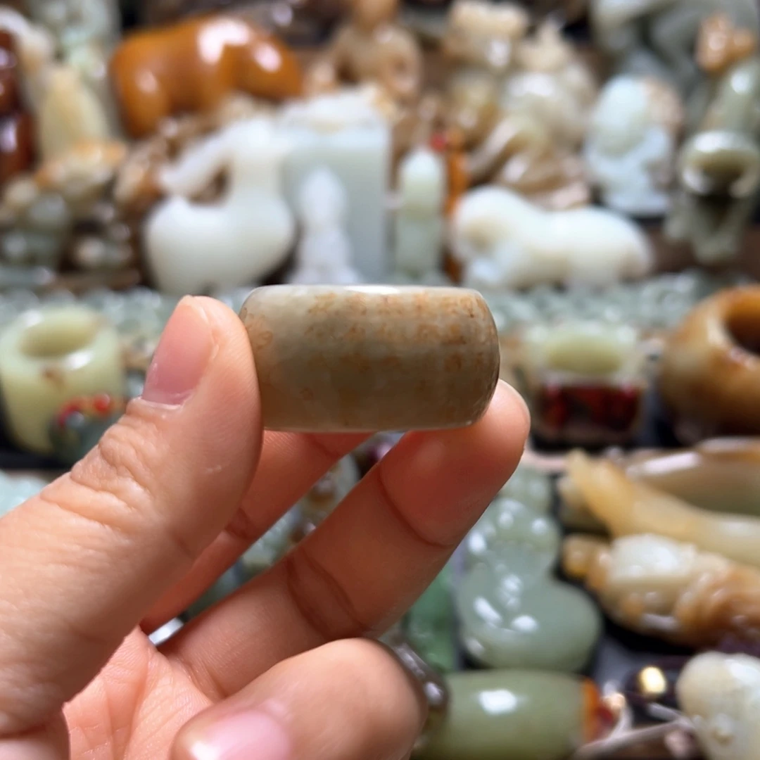 和田玉（糖玉）颈饰未镶嵌