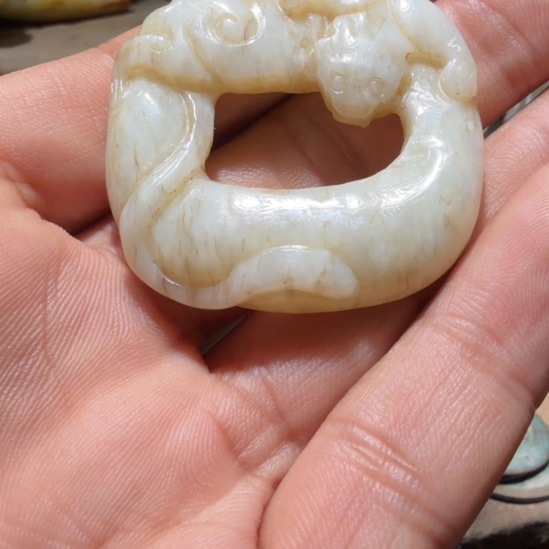 赤***人和田玉（糖玉）未镶嵌颈饰